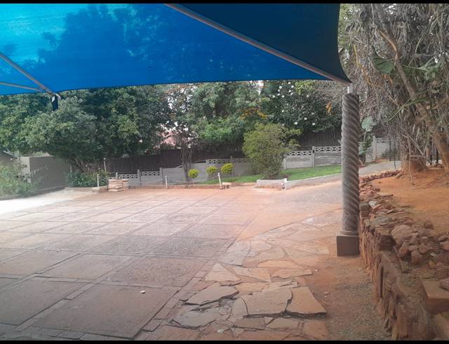 4 BEDROOM HOUSE FOR SALE IN PROTEA PARK